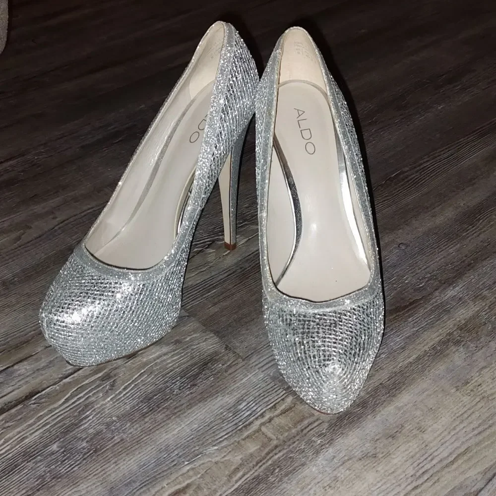 Aldo silver glimmering holiday  Christmas party sexy platform heels Sz 9